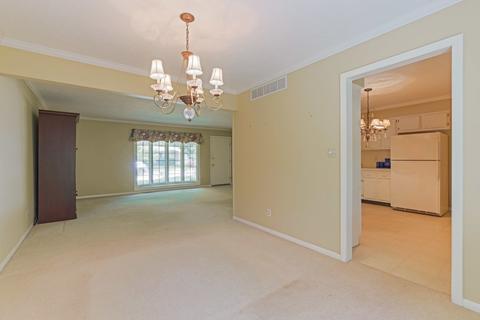 105 Gladys Dr, Normal, IL 61761 photo 5