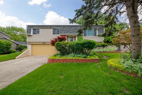 2015 Nottingham Ln, Wheaton, IL 60189 photo 1