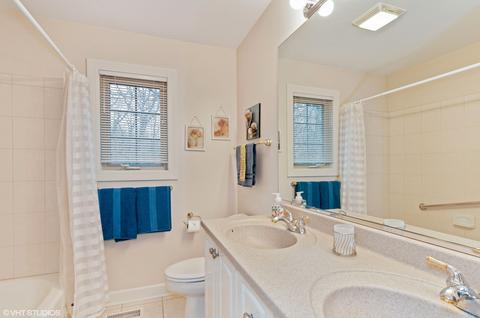 1071 Crest Ave, Addison, IL 60101 photo 15