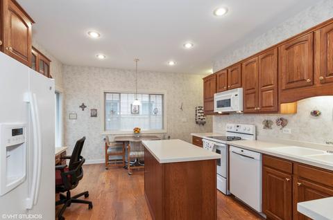 1071 Crest Ave, Addison, IL 60101 photo 6