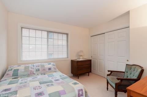 1071 Crest Ave, Addison, IL 60101 photo 13