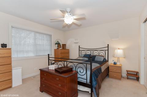 1071 Crest Ave, Addison, IL 60101 photo 11