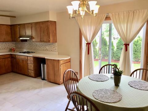 208 S Jane Dr, Elgin, IL 60123 photo 4