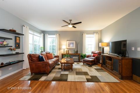 285 Garden Dr, Elgin, IL 60124 photo 5