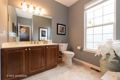 285 Garden Dr, Elgin, IL 60124 photo 10