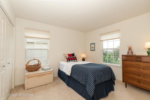 285 Garden Dr, Elgin, IL 60124 photo 16