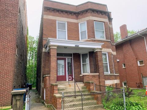 2453 E 73rd St, Chicago, IL 60649 photo 1