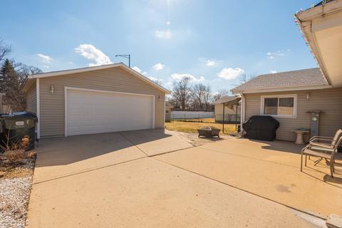 65 Pleasant St, Hoffman Estates, IL 60169 photo 23