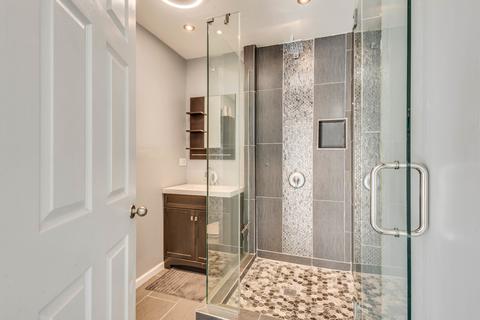 65 Pleasant St, Hoffman Estates, IL 60169 photo 19