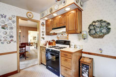 111 W Maple Ave, Roselle, IL 60172 photo 15