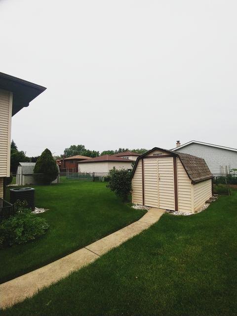 7936 W 80th St, Bridgeview, IL 60455 photo 4