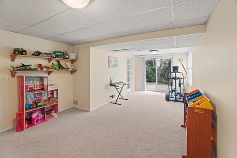 1475 Della Dr, Hoffman Estates, IL 60169 photo 20