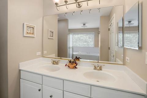 1475 Della Dr, Hoffman Estates, IL 60169 photo 15