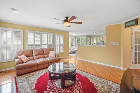 1475 Della Dr, Hoffman Estates, IL 60169 photo 10