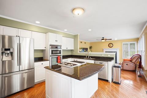 1475 Della Dr, Hoffman Estates, IL 60169 photo 8