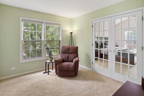 1475 Della Dr, Hoffman Estates, IL 60169 photo 16