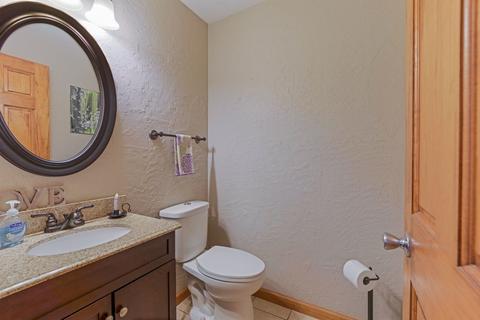 37 Edgewood Ct, Bloomington, IL 61701 photo 9