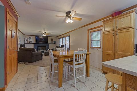 37 Edgewood Ct, Bloomington, IL 61701 photo 13