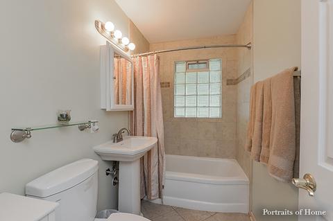 520 E 8th Ave, Naperville, IL 60563 photo 16