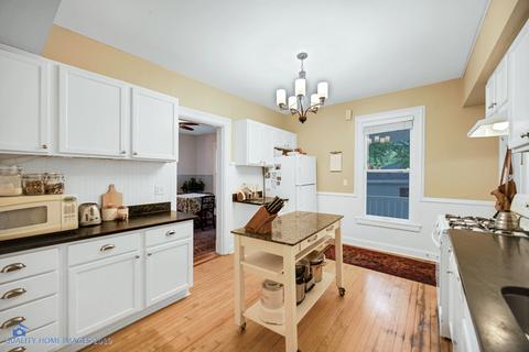 411 S Wheaton Ave, Wheaton, IL 60187 photo 8