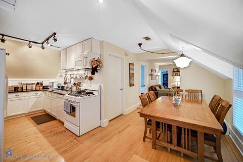 411 S Wheaton Ave, Wheaton, IL 60187 photo 17