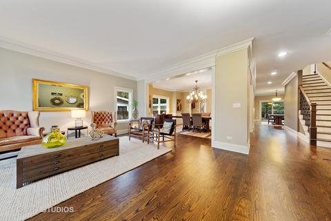 1003 S Gables Blvd, Wheaton, IL 60189 photo 2