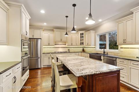 1003 S Gables Blvd, Wheaton, IL 60189 photo 8