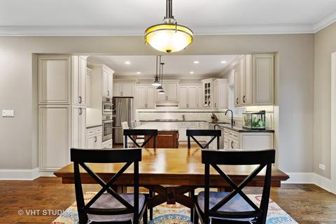 1003 S Gables Blvd, Wheaton, IL 60189 photo 9