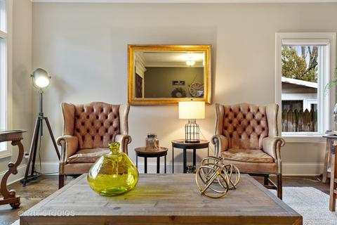 1003 S Gables Blvd, Wheaton, IL 60189 photo 4