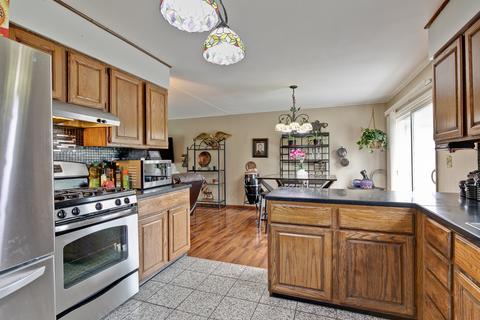 111 Sunrise Dr, Wheeling, IL 60090 photo 12