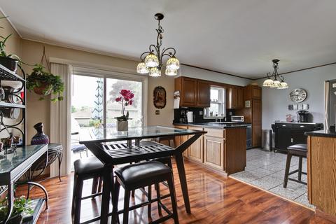 111 Sunrise Dr, Wheeling, IL 60090 photo 9