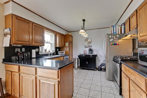 111 Sunrise Dr, Wheeling, IL 60090 photo 10