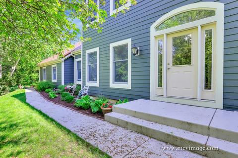 8 N664 Edgewood Rd, Elgin, IL 60124 photo 2