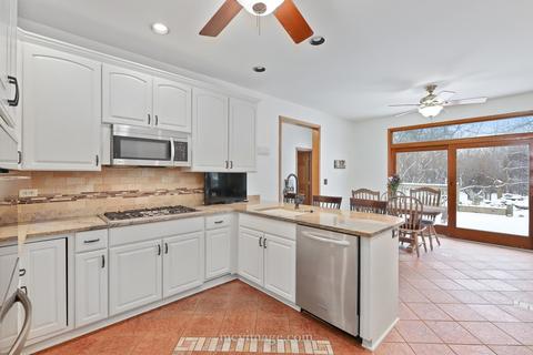 8 N664 Edgewood Rd, Elgin, IL 60124 photo 11
