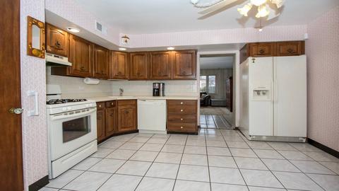 95 E Burlington St, Riverside, IL 60546 photo 4