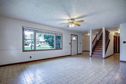 16361 S Mcgrath Dr, Plainfield, IL 60586 photo 3