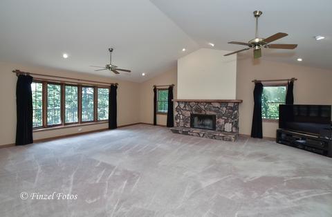 2660 Regner Rd, Mchenry, IL 60051 photo 4