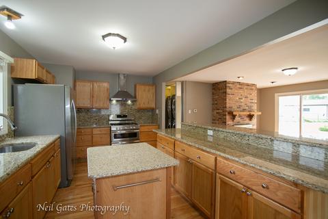 685 Ash Rd, Hoffman Estates, IL 60169 photo 7