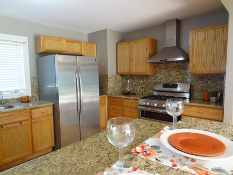 685 Ash Rd, Hoffman Estates, IL 60169 photo 6