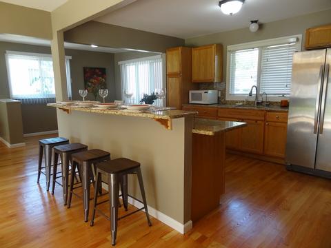 685 Ash Rd, Hoffman Estates, IL 60169 photo 5