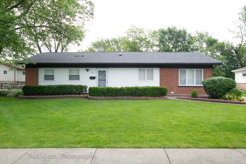 685 Ash Rd, Hoffman Estates, IL 60169 photo 2