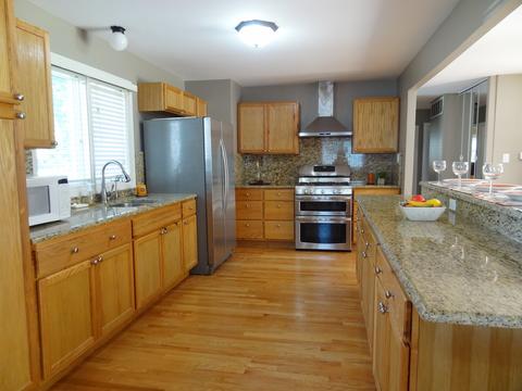 685 Ash Rd, Hoffman Estates, IL 60169 photo 8