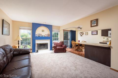 151 Half Moon Cir, Aurora, IL 60504 photo 3