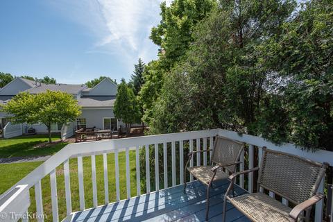 151 Half Moon Cir, Aurora, IL 60504 photo 16