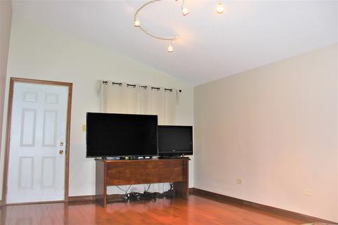 7725 W 62nd Pl, Summit, IL 60501 photo 2