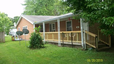 211-213 W Locust St, Watseka, IL 60970