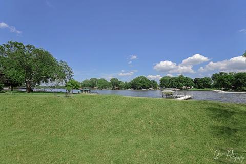 2202 Orchard Beach Rd, Mchenry, IL 60050 photo 3