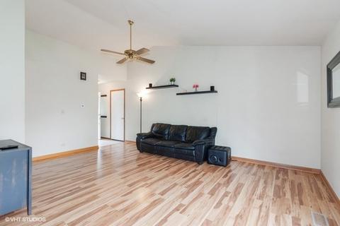 2766 Leyland Ln, Aurora, IL 60504 photo 2