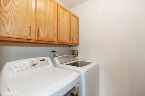 2766 Leyland Ln, Aurora, IL 60504 photo 8
