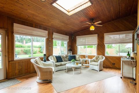 904 S Maple St, Mount Prospect, IL 60056 photo 9